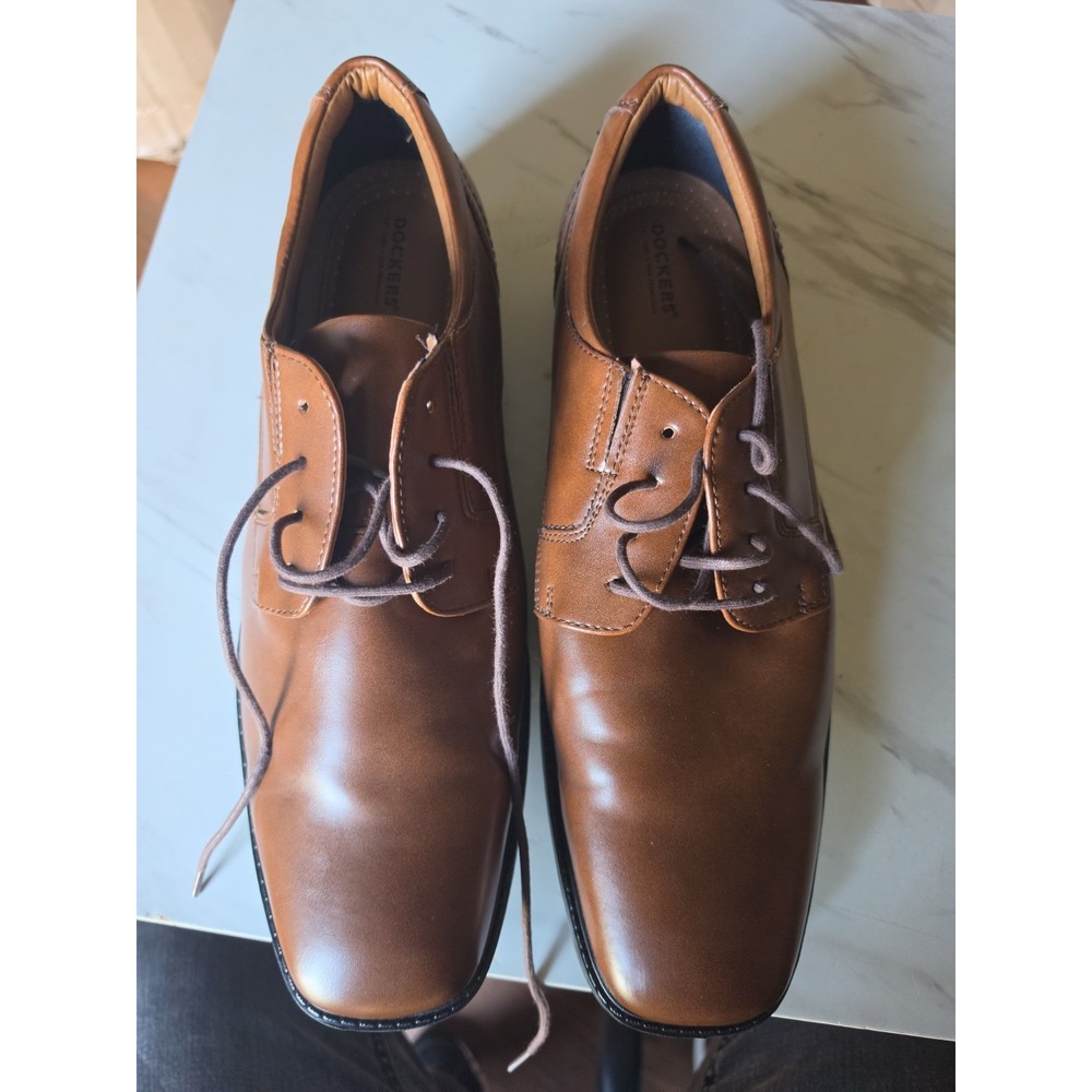 Dockers Tan Leather Shoes,  Size 13 Great Condition.